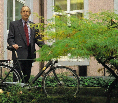 Bankdirektor auf Velo - Velofrderung und Mobilittsmanagement gehren zur Firmenkultur 